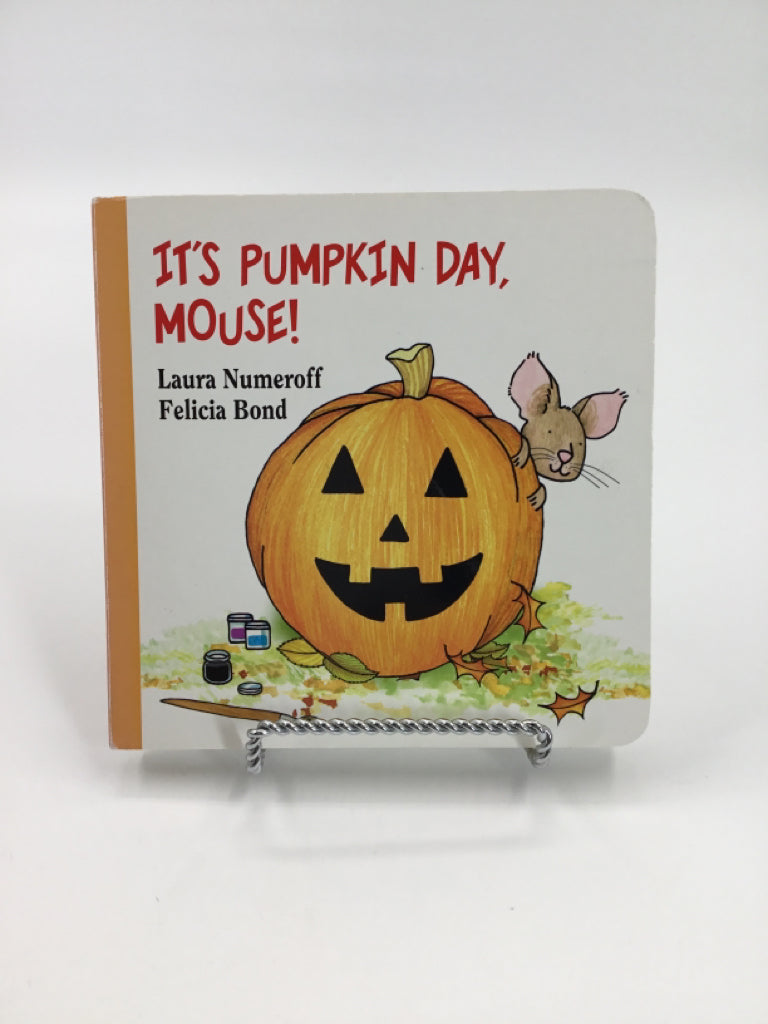 It's Pumpkin Day, Mouse! Board Book