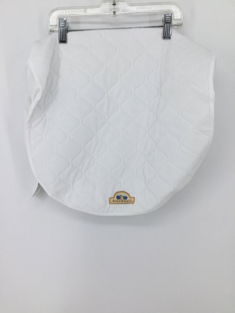 Blue Snail White Bassinet Mattress Protector