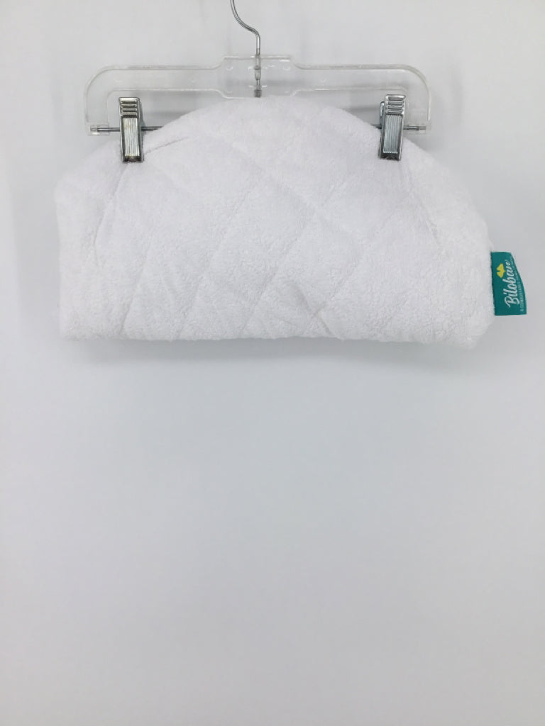 Biloban White Bassinet/Cradle Mattress Protector