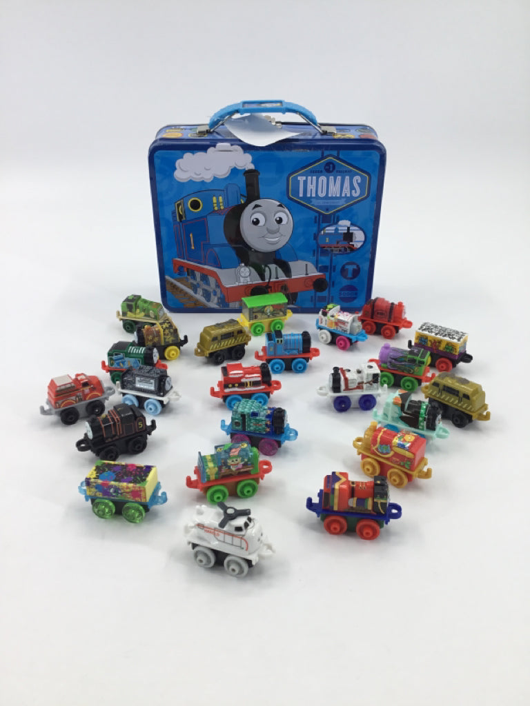Thomas & Friends Minis - 23 Trains & Metal Carrying Case