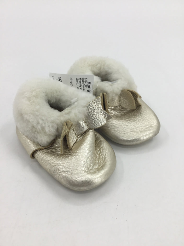 Freshly Picked Child Size 2 Toddler Gold Baby/Walker Shoes