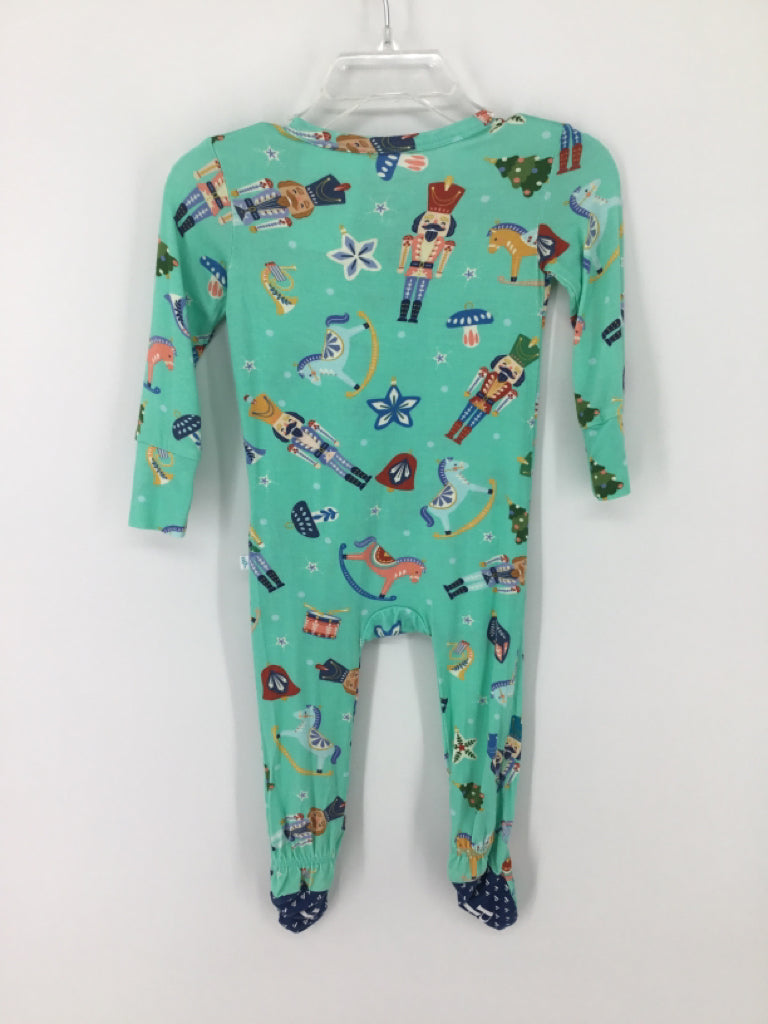 Posh Peanut Child Size 6-9 Months Green Christmas Sleeper