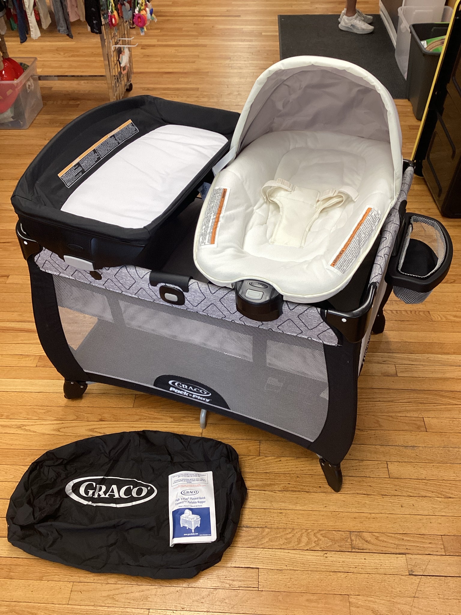Graco Pack 'n Play Quick Connect Playard with Portable Seat