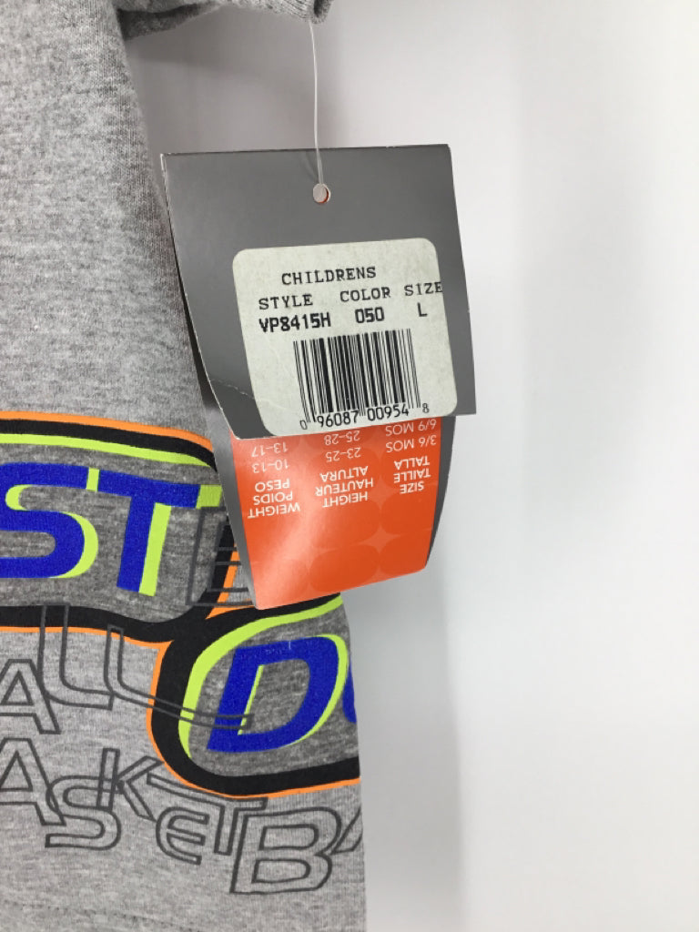 Nike Child Size 7 Gray screen printed T-shirt - boys
