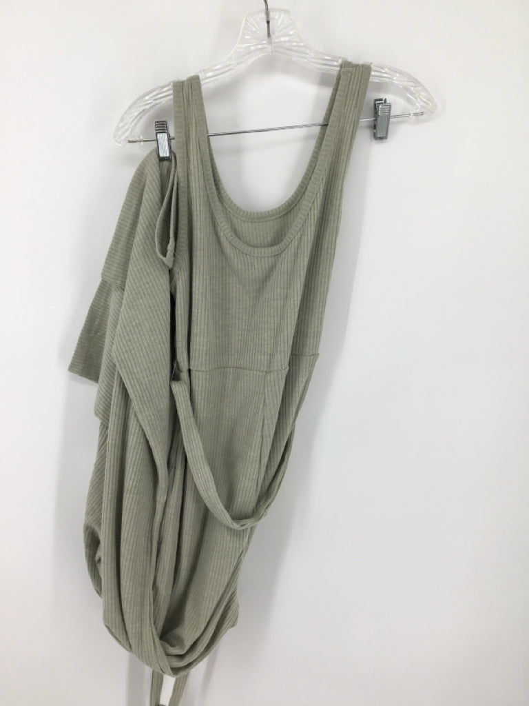 Pretty Little Thing Size XL Knit Outfit