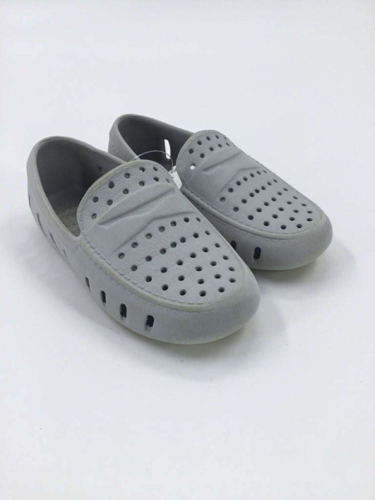 Floafers Child Size 9 Toddler Gray Sandals/Flip Flops
