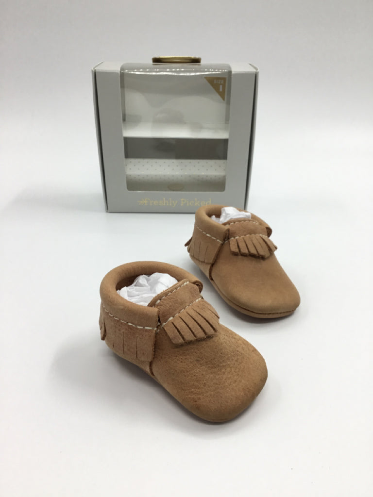 Freshly Picked Child Size 1 Toddler Tan Baby/Walker Shoes