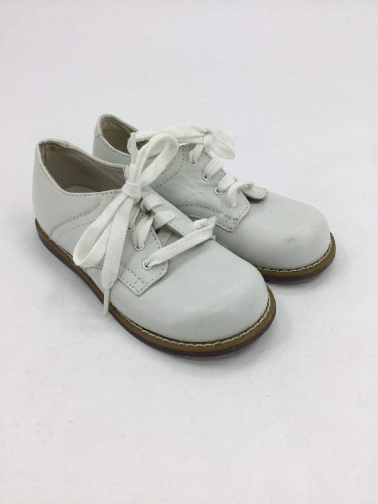 Willit Child Size 9.5 Toddler White Dress Shoes