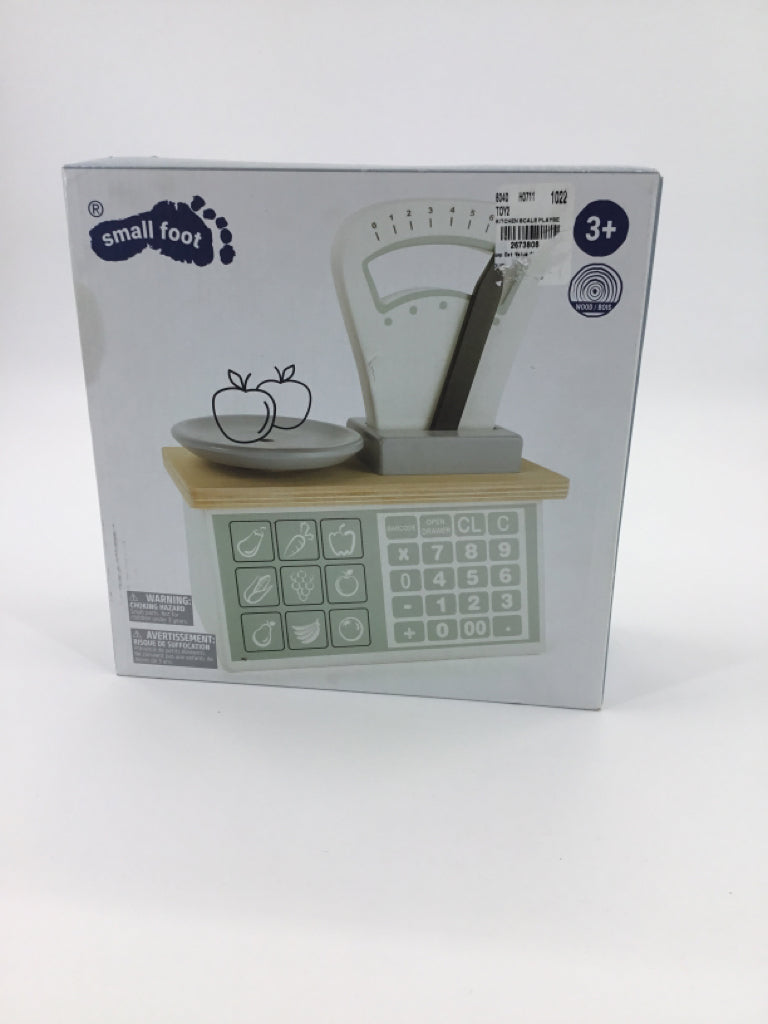 Small Foot Wooden Kitchen Scale Play Set
