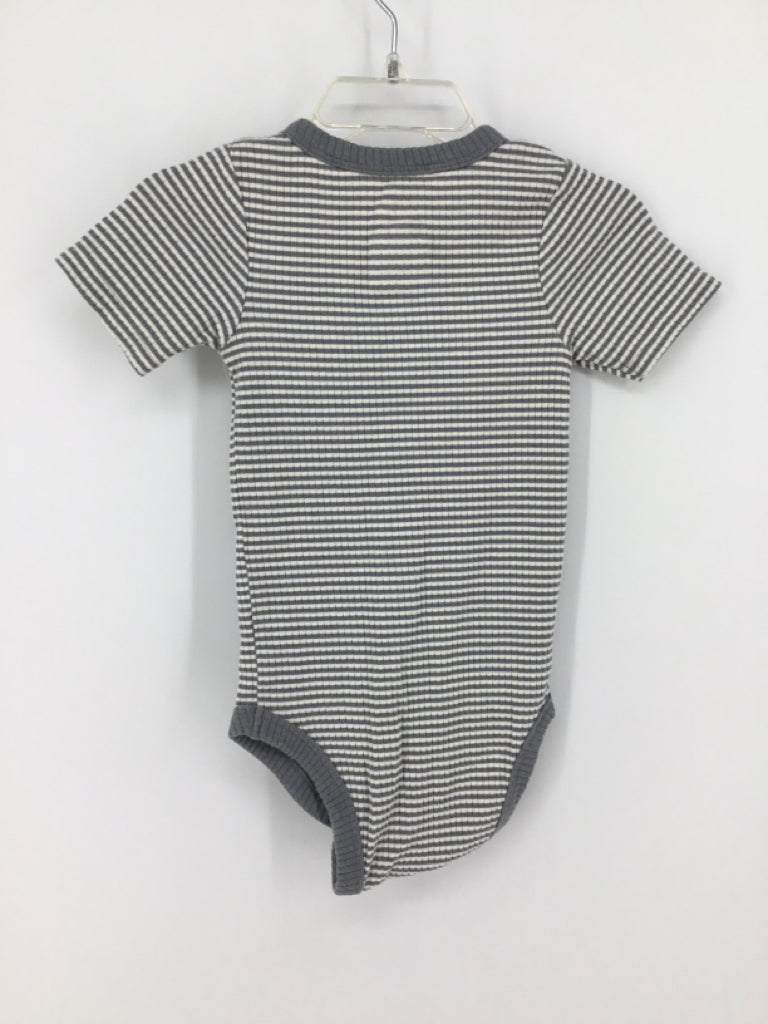 Cat & Jack Child Size 18 Months Gray Onesie