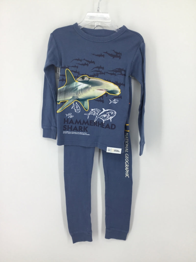 Baby Gap + NAT GEO Child Size 5 Blue screen printed Pajamas - boys