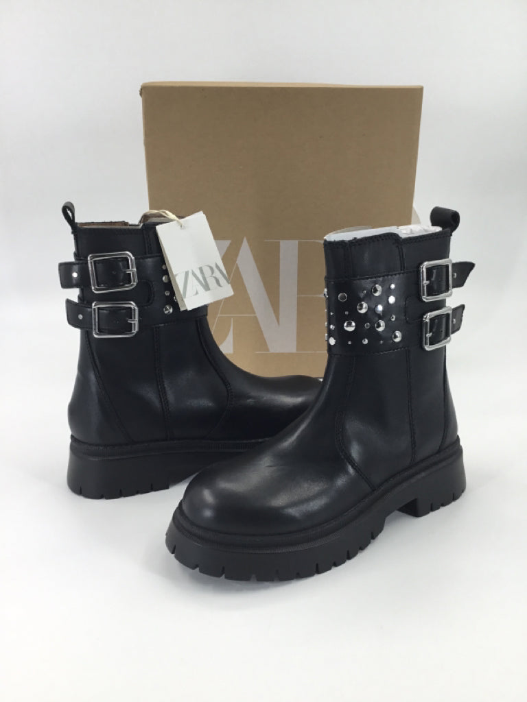 Zara Child Size 4 Youth Black Boots