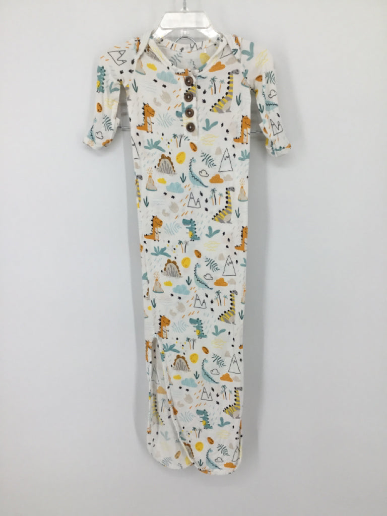 The Petite Giraffe Child Size 0-3 Months White Sleepers