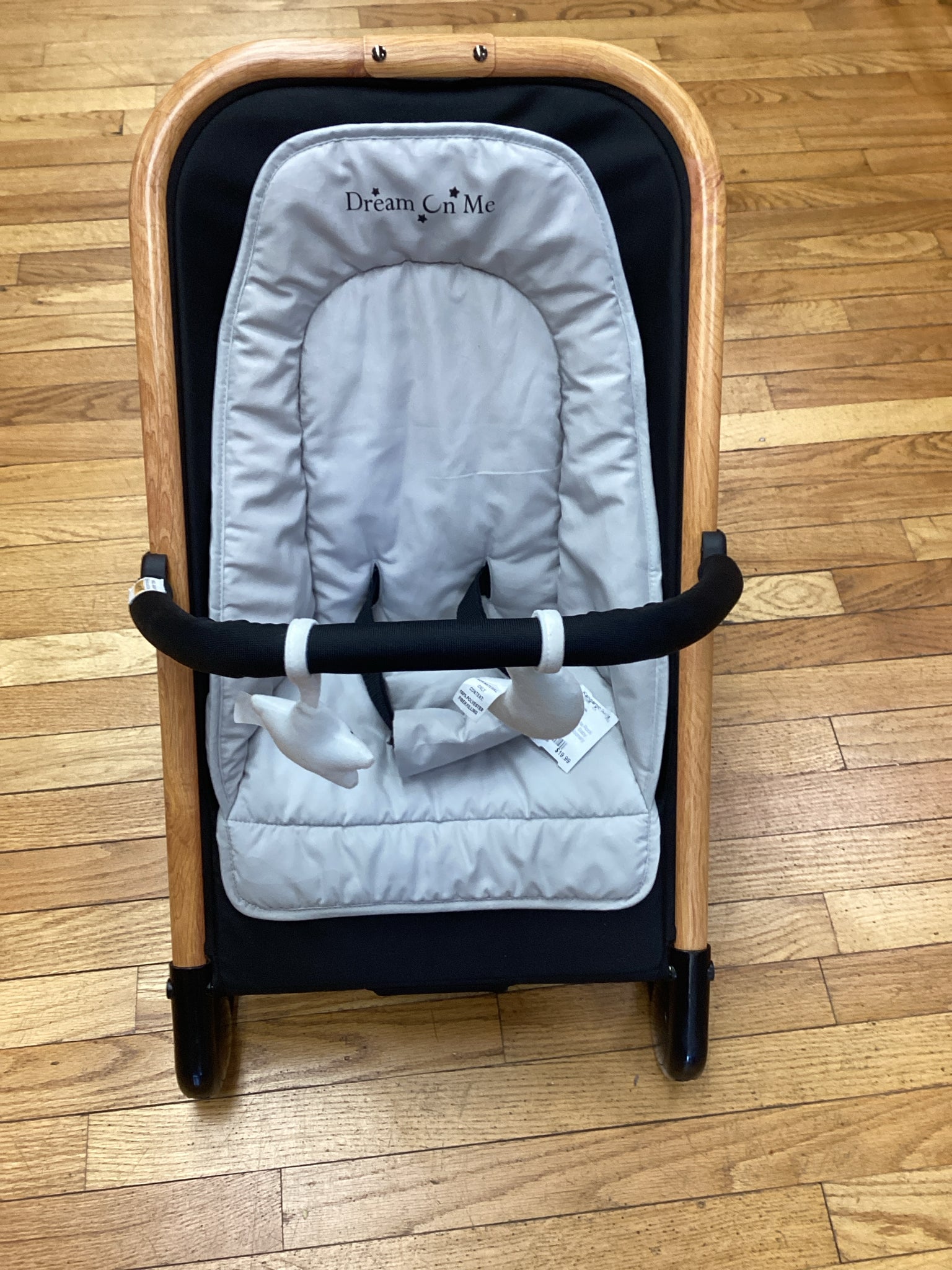 Dream On Me Rock On Me 2-in-1 Baby Rocker & Stationary Seat