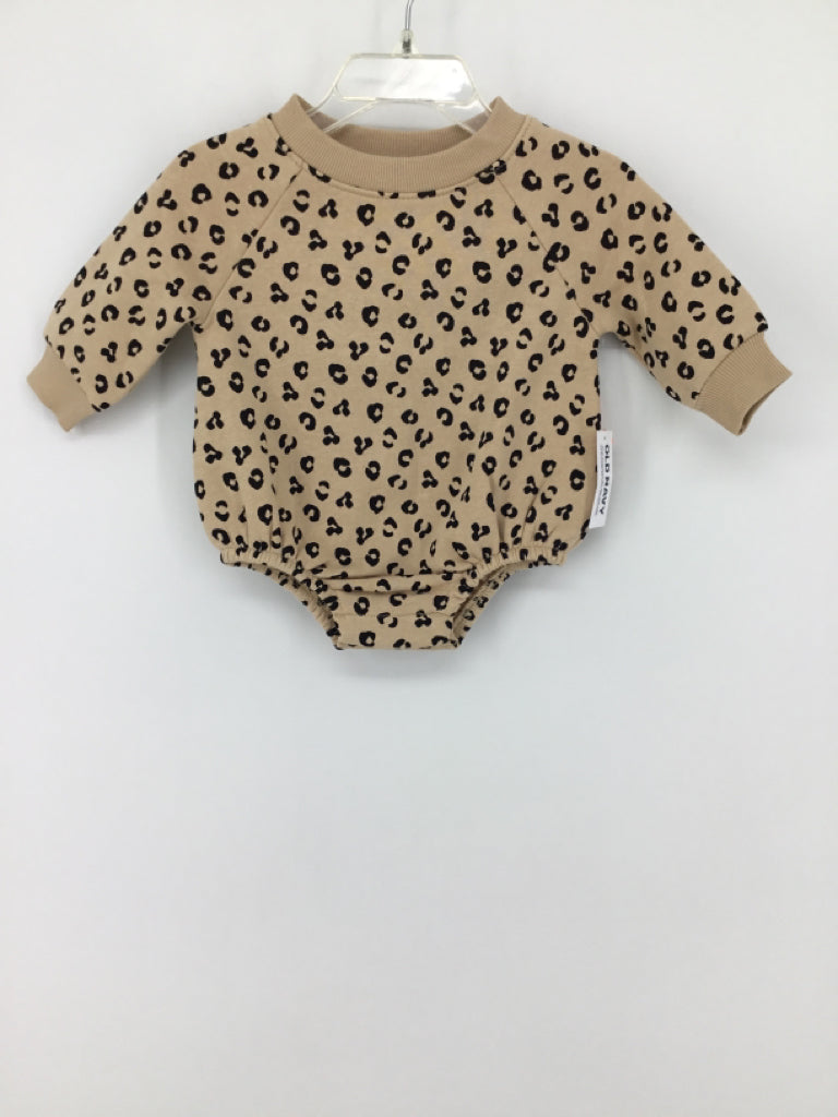 Old Navy Child Size 0-3 Months Tan Outfit - girls