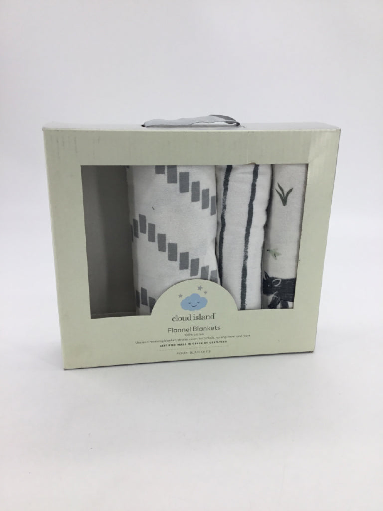 cloud island Gray Print Blanket