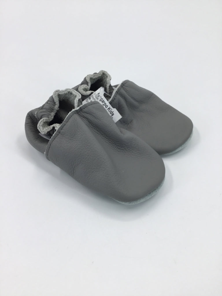 Me Jane Child Size 4 Toddler Gray Baby/Walker Shoes