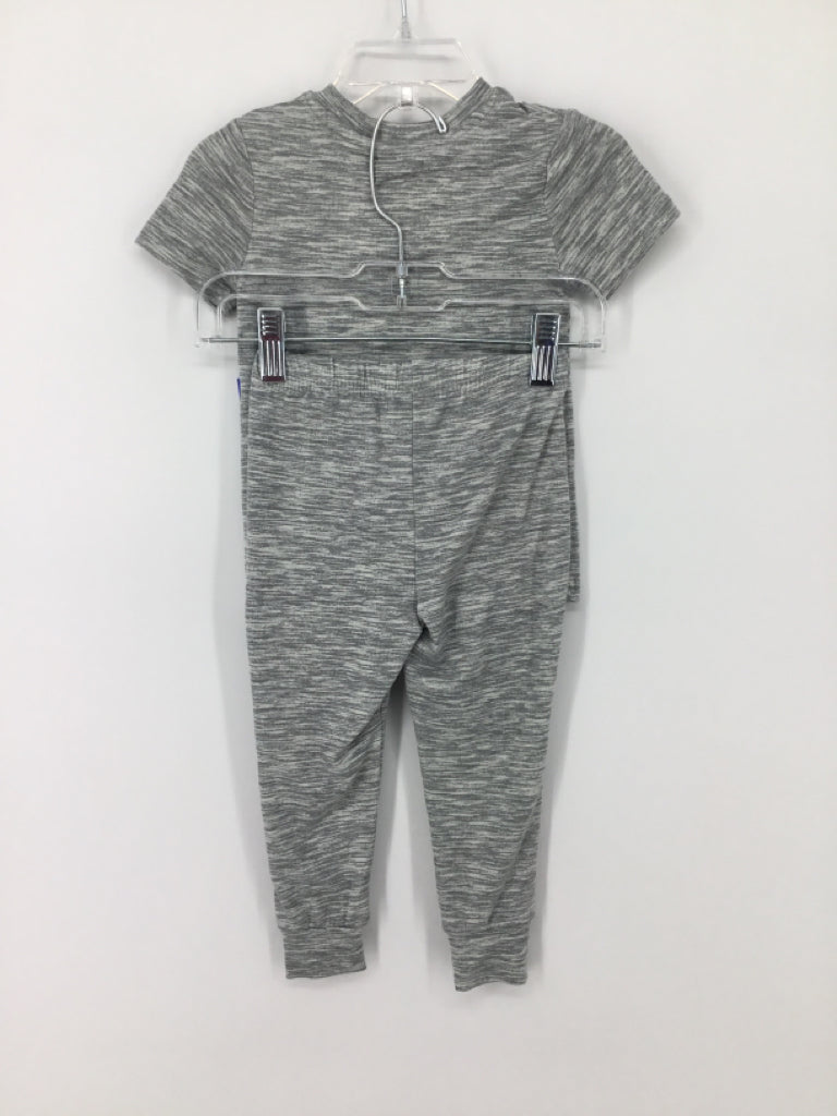 Tahari Child Size 18 Months Gray screen printed Pajamas - boys