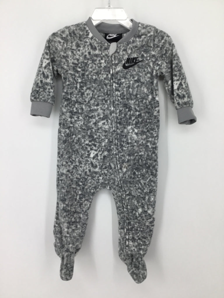 Nike Child Size 9 Months Gray Sleepers