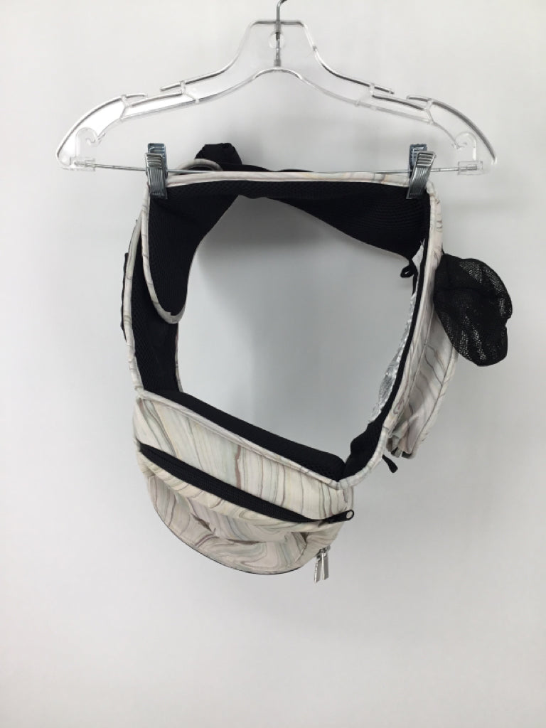 Tushbaby Hip Seat Baby Carrier - Marble Print