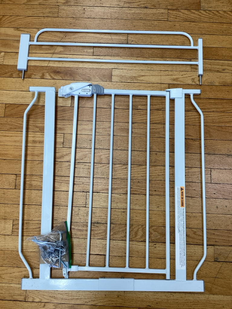Regalo Walk Thru Safety Gate with extender
