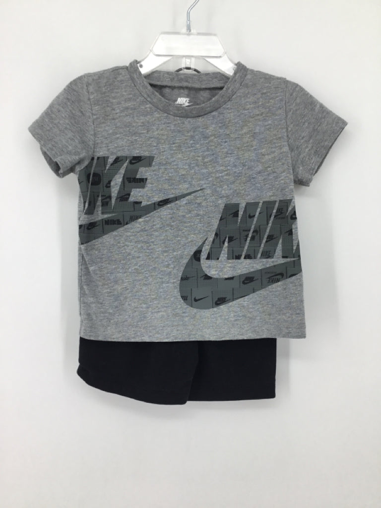 Nike Child Size 24 Months Gray screen printed Outfit - boys