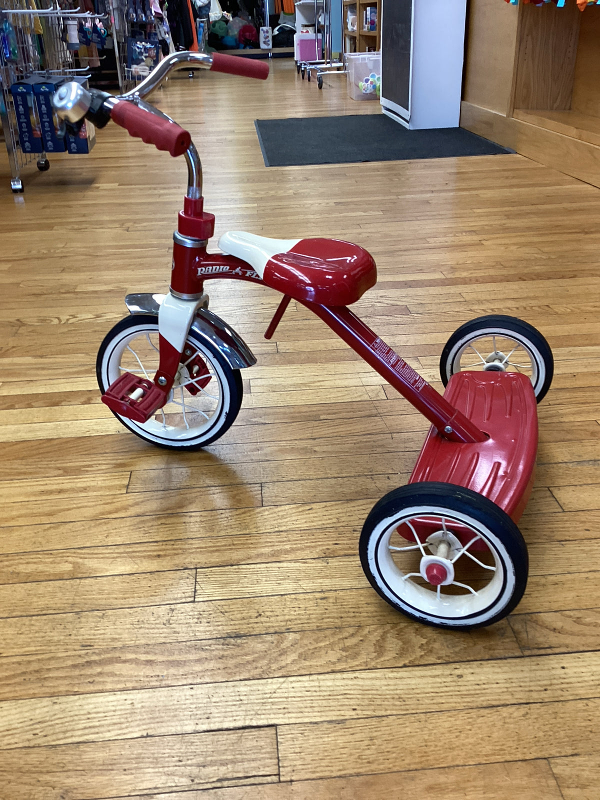 Radio Flyer Classic Red Metal Tricycle - 10 in