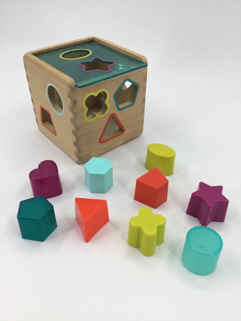 B Toys Wonder Cube Wooden Shape Sorter