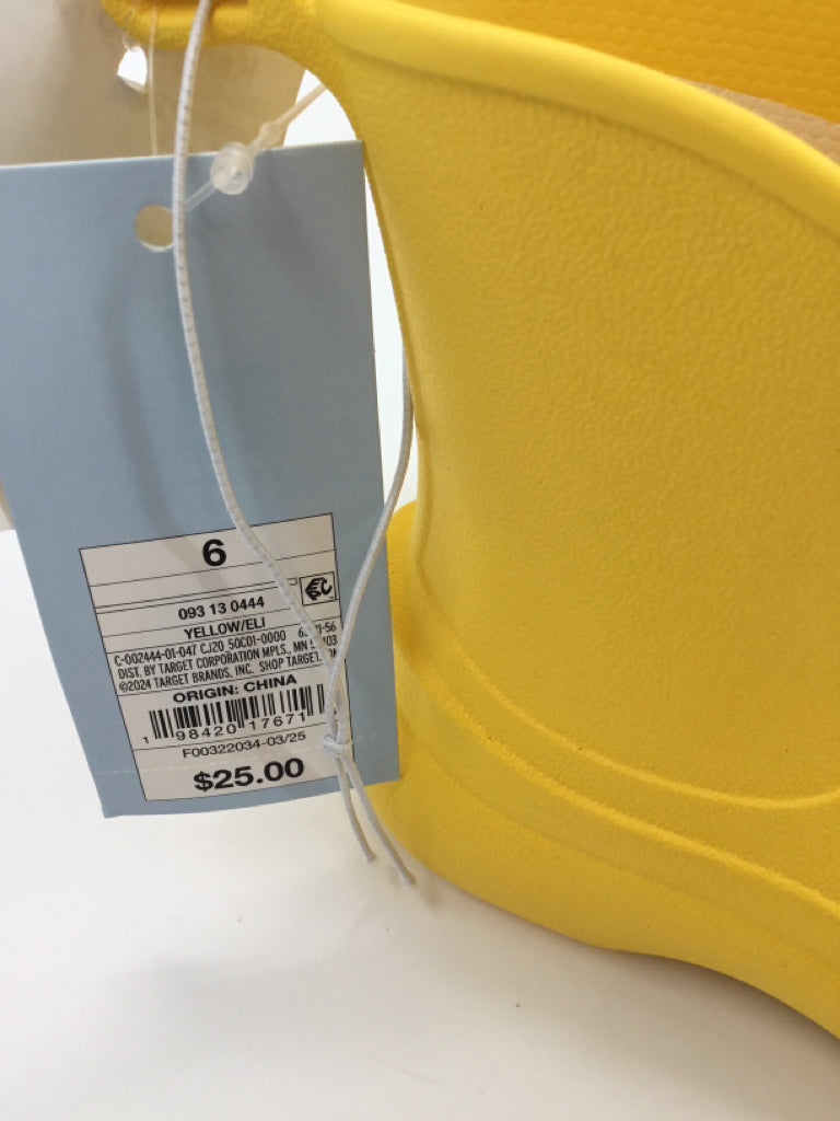 Cat & Jack Child Size 6 Toddler Yellow Rain/Snow Boots