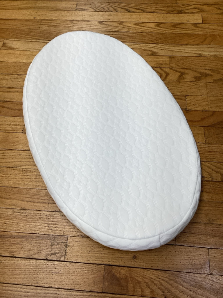 Wellzee Oval Bassinet Mattress