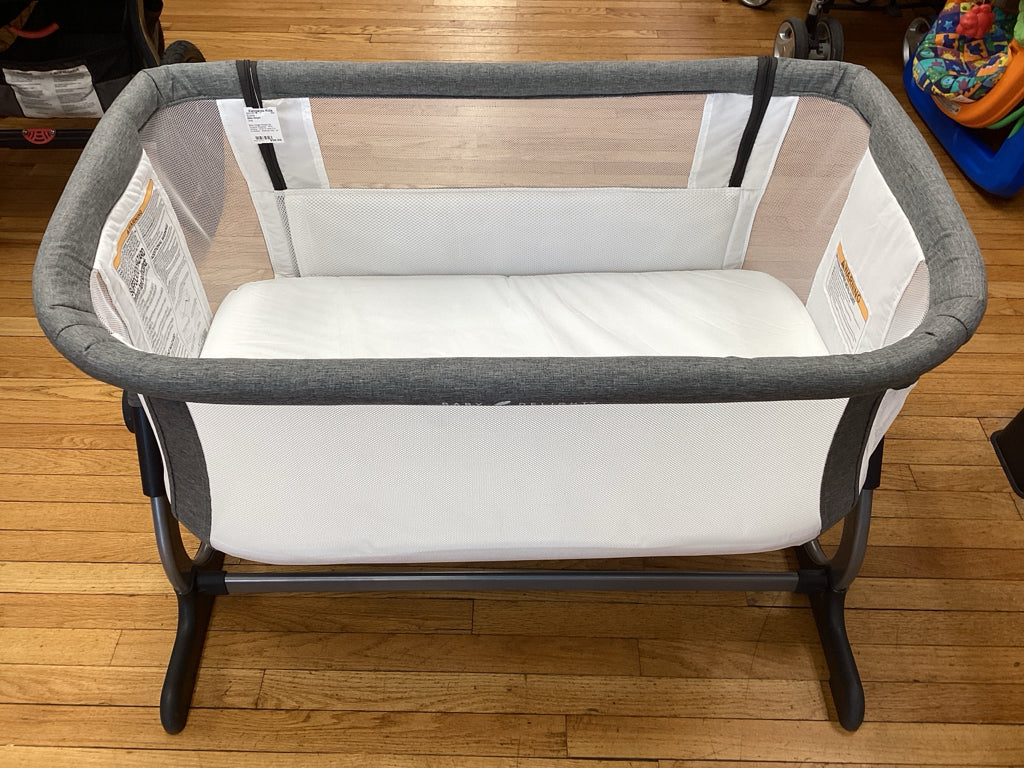 Baby Delight Beside Me Dreamer Bassinet