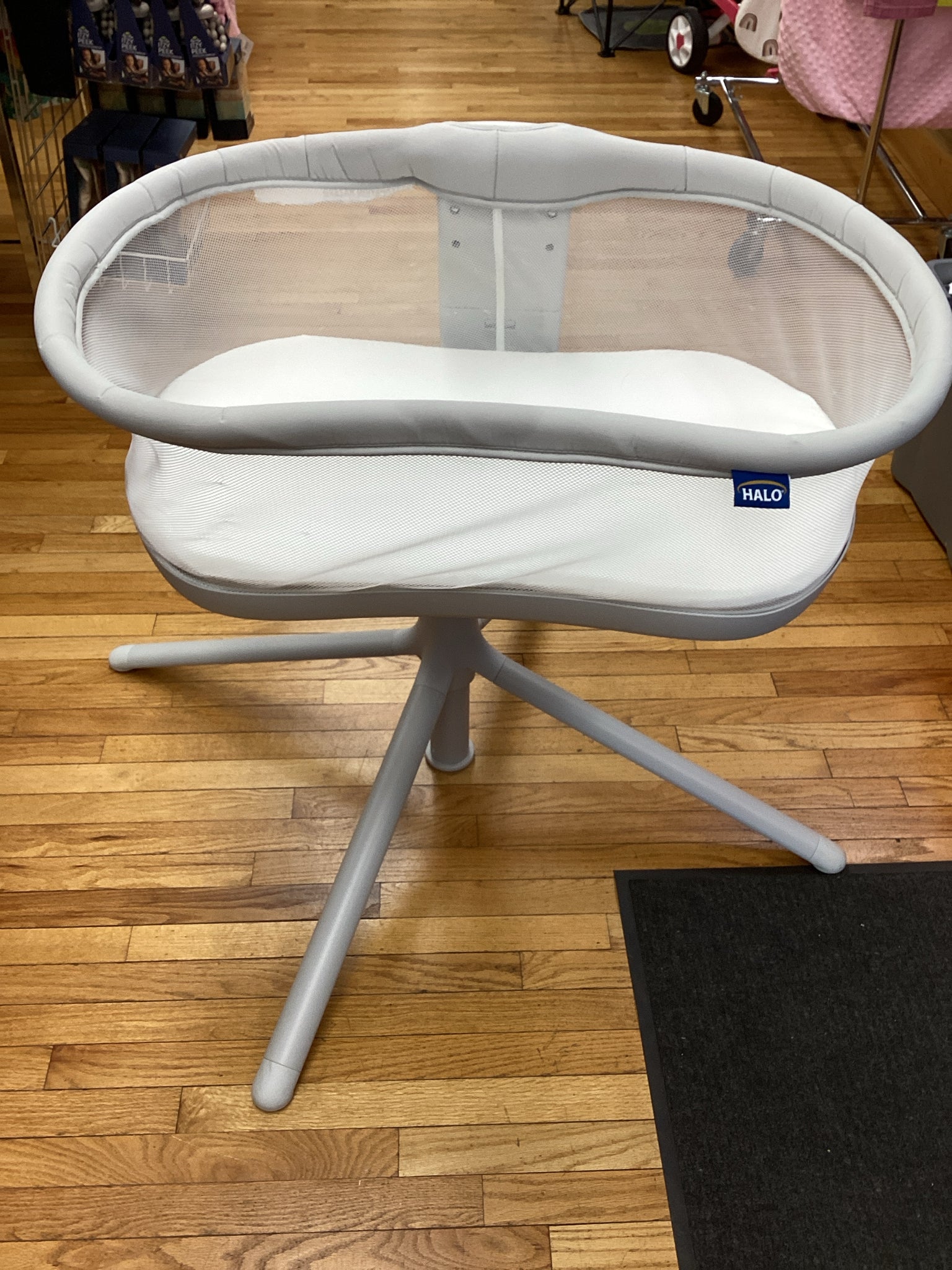Halo BassiNest Swivel Sleeper 3.0