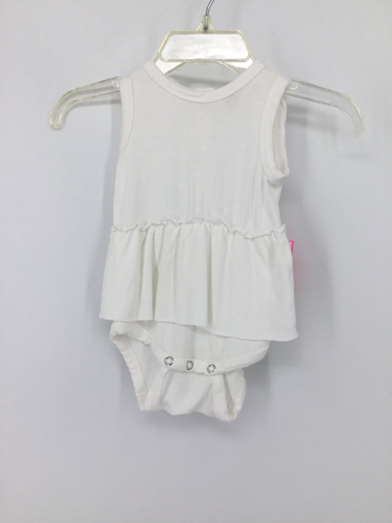 Spearmint Love Child Size 0-3 Months White Outfit - girls