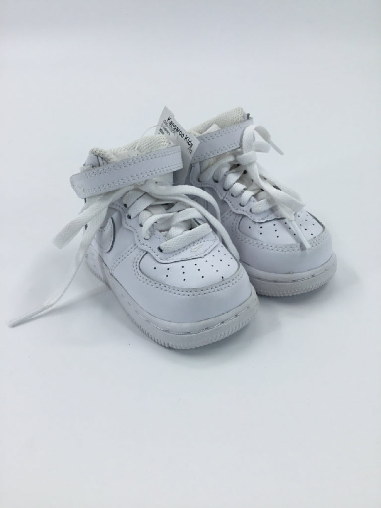 Nike Child Size 4 Toddler White Sneakers