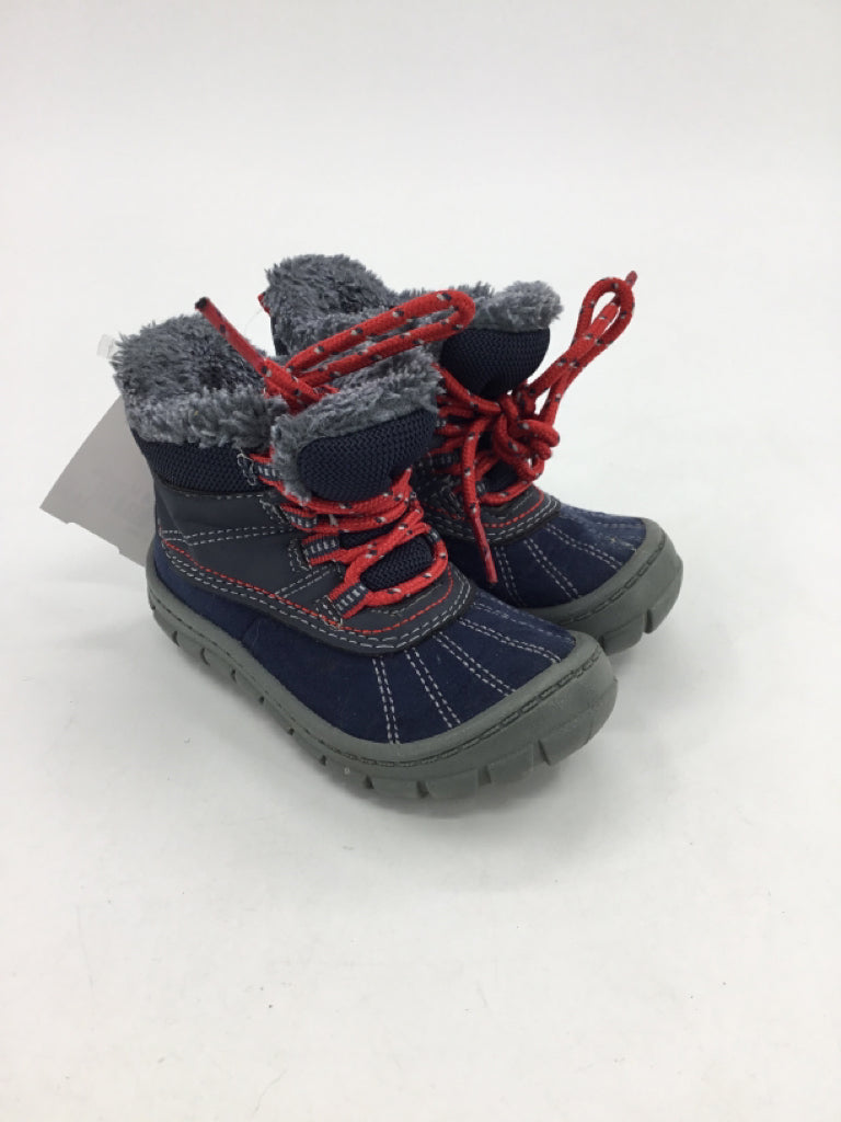 OshKosh B'gosh Child Size 6 Natural Boots
