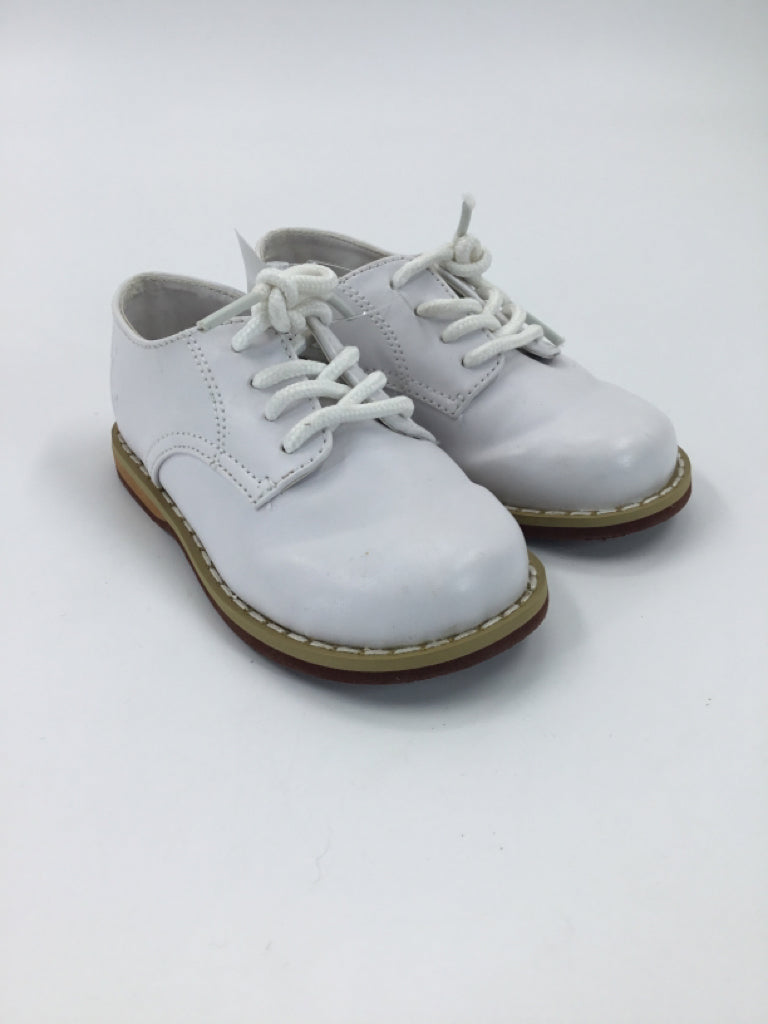 U.S. Polo Assoc. Child Size 6 Toddler White Dress Shoes