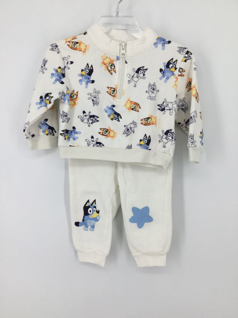 Bluey Child Size 6-9 Months White Christmas Outfit - boys
