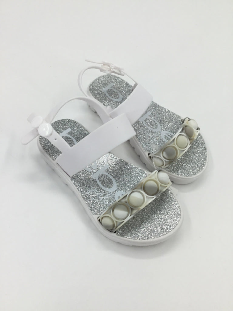 bebe Child Size 7 Toddler White Sandals/Flip Flops