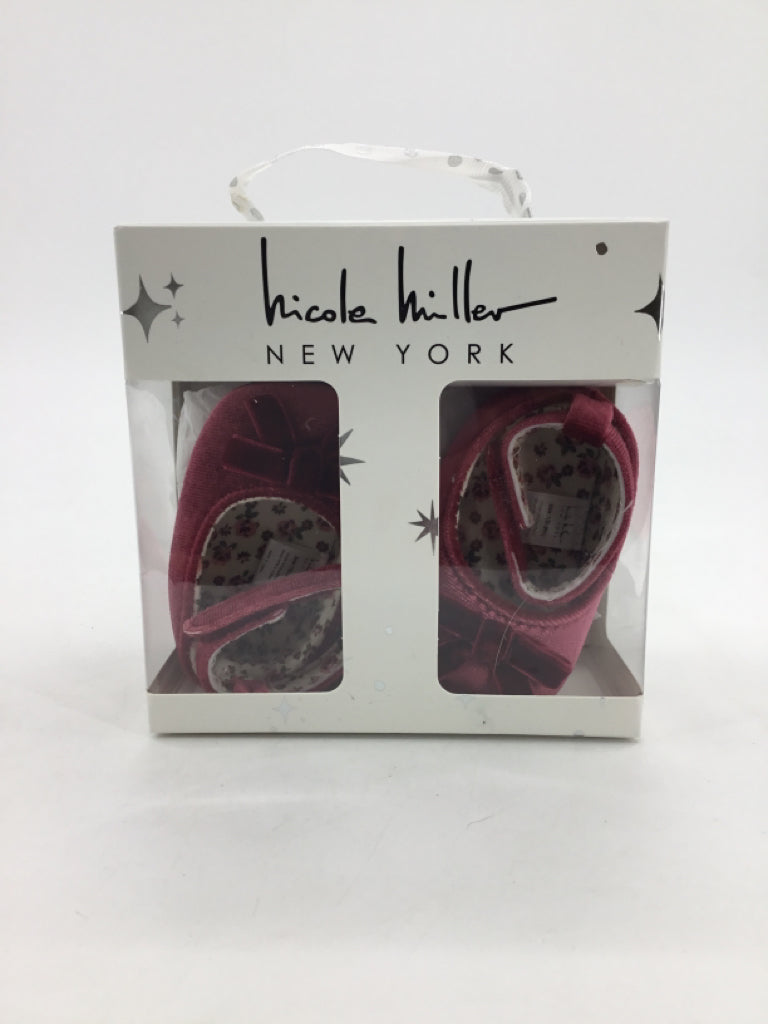 Nicole Miller Child Size 2 Toddler Pink Baby/Walker Shoes