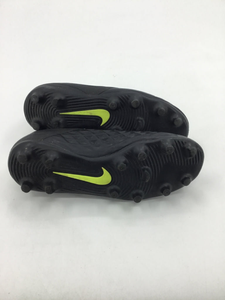 Nike Tiempo Child Size 1.5 Youth Black Sport/Dance Shoes