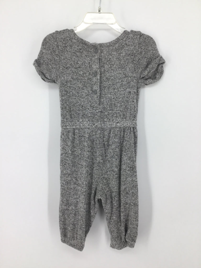 Old Navy Child Size 12-18 Months Gray Outfit - girls