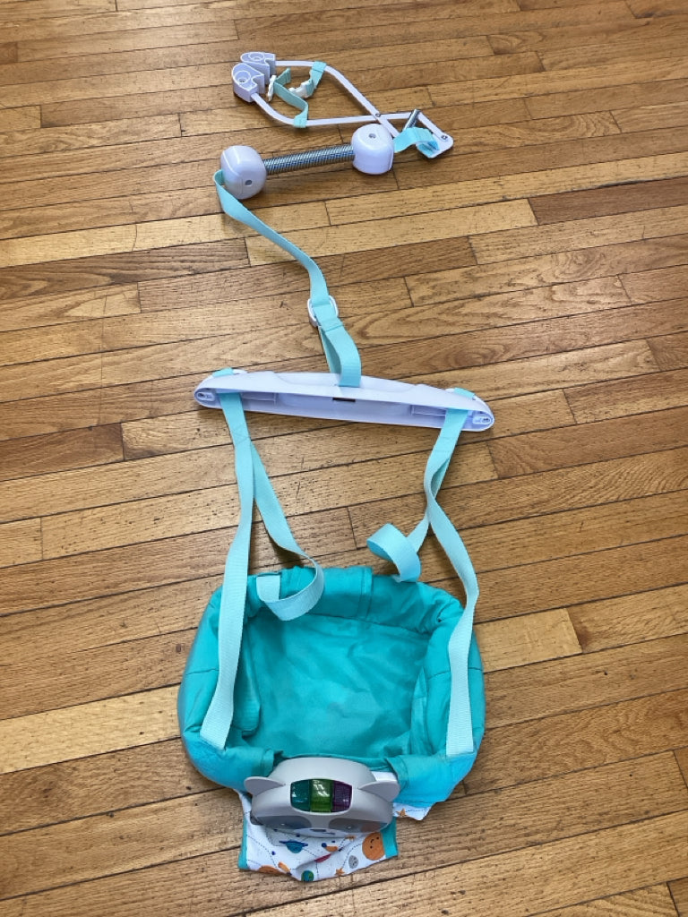 Infantino 2-in-1 Music & Lights Doorway Jumper