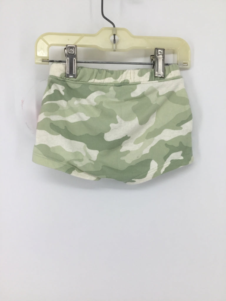 Old Navy Child Size 3-6 Months Green Camoflage Shorts - boys