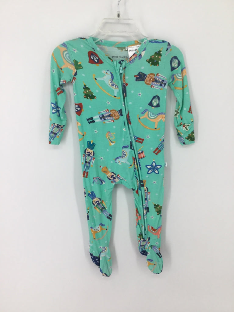 Posh Peanut Child Size 3-9 Months Green Christmas
