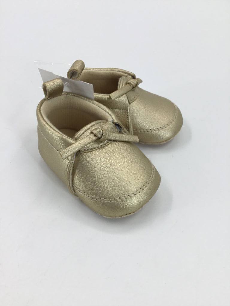 brandless Child Size 1 Toddler Gold Baby/Walker Shoes