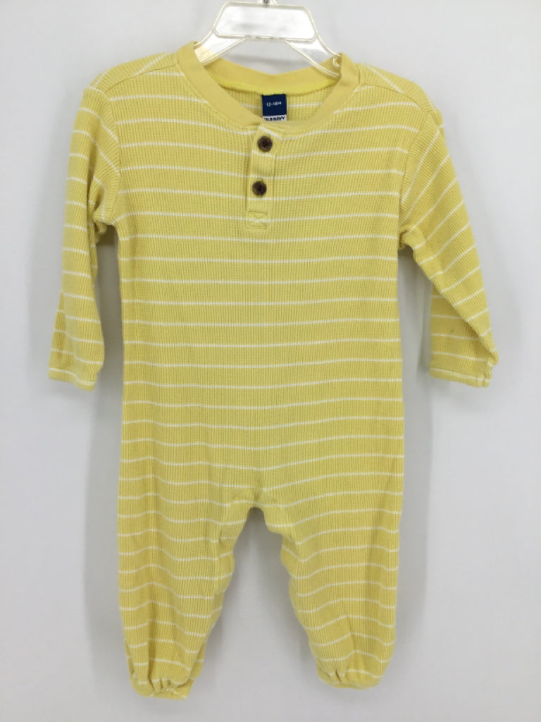 Old Navy Child Size 12-18 Months Yellow Stripe Outfit - boys