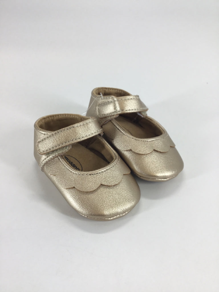 Myggpp Child Size 2 Toddler Gold Baby/Walker Shoes
