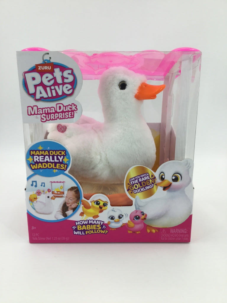 Zuru Pets Alive Mama Duck Surprise!