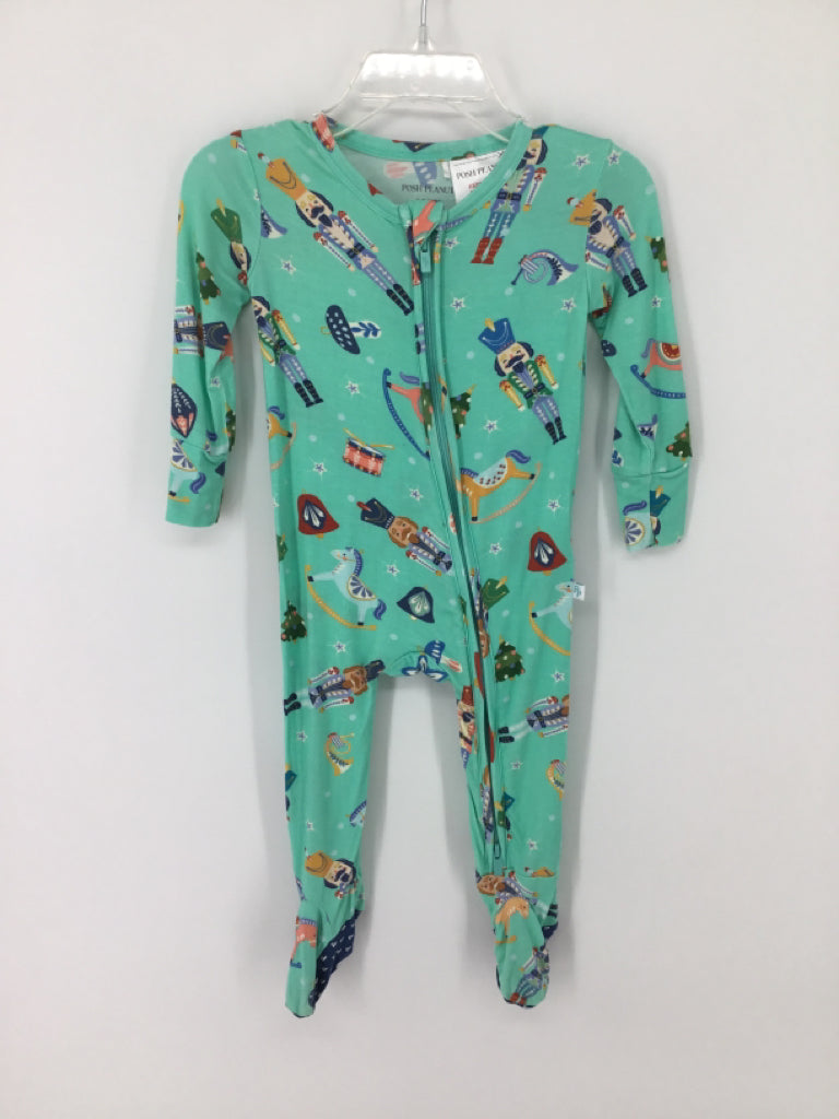 Posh Peanut Child Size 6-9 Months Green Christmas Sleeper