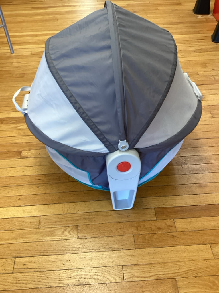 Fisher-Price On-the-Go Baby Dome
